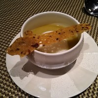 鉄板焼　銀明翠 銀座 - キャベツのスープ ゴマのクッキー添え