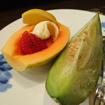 ステーキハウス キッチンリボン - 女の子用の豪華フルーツ(笑) メロン、美味しすぎてヤバイ！