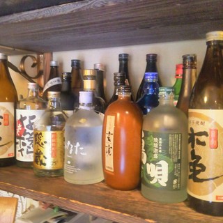清酒（七笑）、焼酎（20種類）ございます