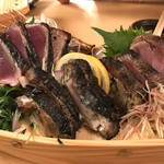 熟成魚と日本酒と藁焼き 中権丸 - 藁焼き 鰹 1480円