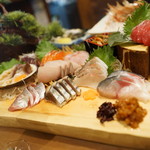 刺身と焼魚　北海道鮮魚店 - 鮮魚盛り