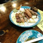 やきとりはうすまるちゃん - 焼鳥　右端はさんま