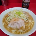 ラーメン二郎  札幌店 - 普通　650円　黒烏龍茶　180円（自販機）