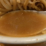 ラーメン二郎 - スープはしっかり乳化(*^^)v