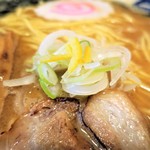 麺場いさの - 刻みねぎ、刻み柚子