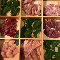 焼鶏あきら 中目黒本店 - 鶏七輪焼（本日仕入れから八種）