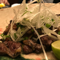 焼鶏あきら 中目黒本店 - 鶏炭火焼香味野菜造り