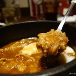 韓マウン - 2017年2月　石焼きのホルモンカレー丼【850円】かなりイケます♪