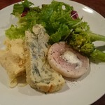 食堂Tavolino - 鶏とクリームチーズのインボルティーニ、ほろほろ柔らかなフリッタータなど前菜盛り合わせ