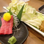 魚屋がはじめた旨い居酒屋 夢酒場 魚昇本店 - 中トロセット(ドリンク付で980円)