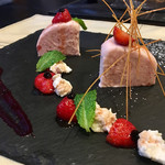 ユーロダイア - 苺のセミフレッド 自家製リコッタチーズ