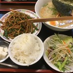 中華食酒館 天一坊 - ご飯は結構大盛りに盛ってます(笑)