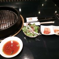 食道園 北新地店 - ランチ･ハラミ定食 (一品･ｷﾑﾁ･ｼｬﾁ菜のｻﾗﾀﾞ･ﾊﾗﾐ･(ご飯･冷麺･ﾋﾞﾋﾞﾝﾊﾞ･石焼きﾋﾞﾋﾞﾝﾊﾞ･より石焼きﾋﾞﾋﾞﾝﾊﾞ選択)･わかめｽｰﾌﾟ) 1,490円 2015年12月