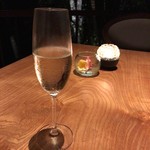 HOSHINOYA - スパークリング(グラス) Moscato d'BALI Sababay Rp.100000