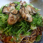 拾番 - かきが載る。史上最大豪華なお好み焼き