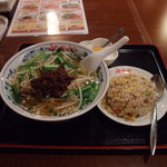 台湾風居酒屋 阿里城 - 担子麺＋半チャーハン