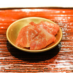 東麻布 天本 - ナガス鯨の尾のみ