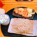 そば処 せきや - 山賊焼ハーフとざるそばセット