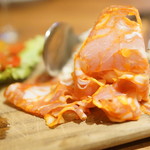 バール エ ターヴォラ カルダ ラ・ジョストラ - 辛い生ハム