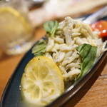 バール エ ターヴォラ カルダ ラ・ジョストラ - しらすレモンマリネ