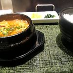 東京純豆腐 新宿店 - 豚肉のスンドゥブ（韓国味噌ベースのスープ）