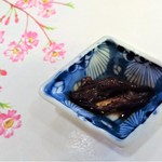 山玄茶 - 『イサザ』～!! 琵琶湖に生息する魚で甘辛く焚いてあり、これも日本酒のアテにぴったりどすえぇ～♪( ^o^)ﾉ