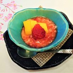 山玄茶 - 『デザート』の『パンナコッタ』～!! マンゴーとイチゴ添えで、イチゴソースがけ～♪( ^o^)ﾉ