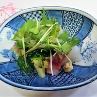 山玄茶 - 『お造り』～!! 『甘エビ』『鰹のタタキ』『モンゴイカ』の３種類盛り～!! 自家製の『ポン酢』に『すり胡麻』を入れて食べる～♪( ^o^)ﾉ