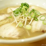 ラーメンまるイ - 2017年2月　チャーシューメンネギ少なめ【850円】いくらなんでも少なすぎるわ～(´Д｀)