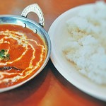 インド・ネパールカレー　ミテリ - 日替わり茄子とジャガイモのカレーとライス(ナンも選べ、おかわりできます！サラダ、ドリンク付842円税込)