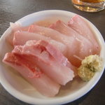 ア クールベール - 地元佐世保で採れたヒラスの新鮮な刺身