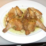レストラン キハチロウ - ひな鳥丸焼きのガーリックソース
