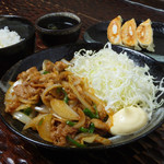 Mokkei - みんな大好き豚の生姜焼き定食。ご飯が良く進む一品。