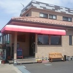 Taverna IL LOCALE - 中央分離帯があるので左折のみ