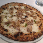 カンブーザ - キノコとチーズのピッツァ