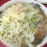 ラーメン二郎 - 初のラーメン二郎です。
      
      