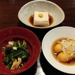 亀の井別荘 - お浸し・落花生豆腐・大根餅