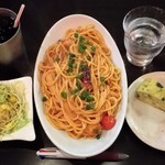 Bar De Espana Toro - ツナトマトクリームパスタ　?→500円