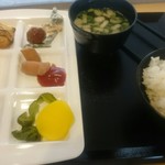 スーパーホテル - 朝食ビュッフェ。