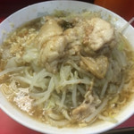 ラーメン二郎 三田本店 - 小ラーメン ニンニクカラメアブラ 
                                
                                これぞラーメン二郎かーーー
                                
                                
                                