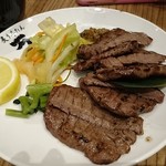 炙り牛たん 万 - 牛たんコンビ定食　　　1,980円