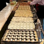 たこ焼き 皓介 - システマティックなスライド鉄板