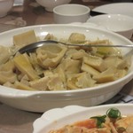 九戸茶語 - 煮物はタケノコの煮込みです。
            
            これはまあまあかな・・・