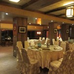 九戸茶語 - 観光ツアーで使われるお店とあって店内が団体客に対応出来る様な造りになってました。