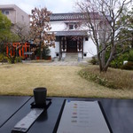 虎屋菓寮 - 庭の席