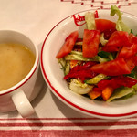 トルコレストラン イスタンブールGINZA - サラダ、レンズ豆のスープ