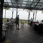 Sarkies - 外で食べる方も多い