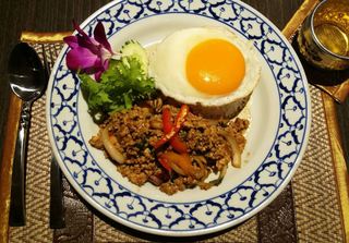 LANNA THAI CUISINE - ガパオムーガイ