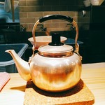 らー油肉つけうどんの南哲 - ラストにそば湯ならぬうどん湯でつけ汁を割って頂きます。