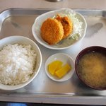 忠治食堂 - メンチ定食